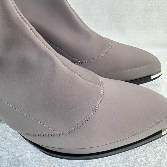 Cole Haan Women's Gray Ankle Boots Size 7 Pre-owned - Picture 7 of 16